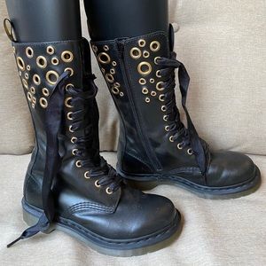 Dr. Martens Johari 12 Tie Eyelet Zip Boot
